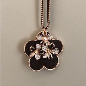 Rose Gold Flower Necklace